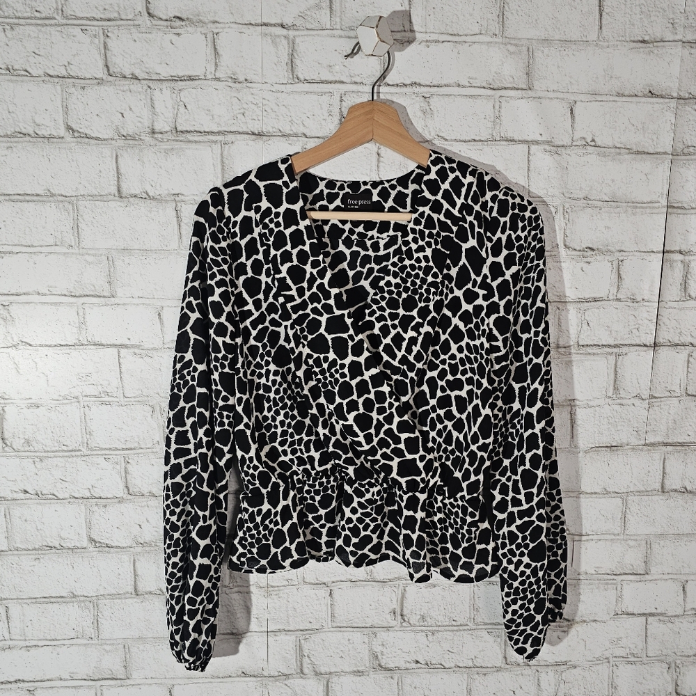 ☆ FREE PRESS Animal Print Peplum Blouse, XS ☆